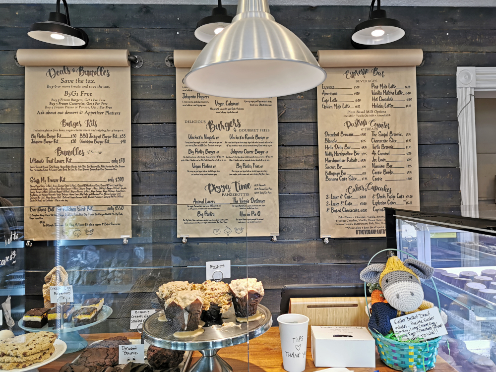 Coffee Shops in Barrie - Vegan Pantry interior