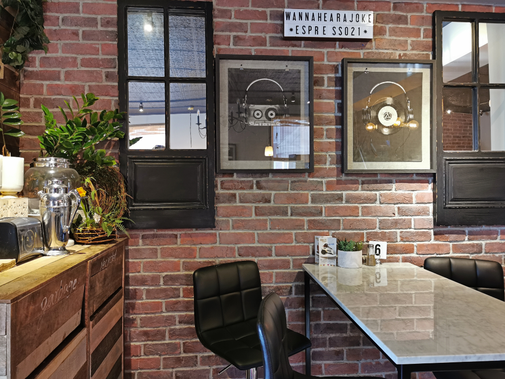 interior of Espresso 21 Cafe in Unionville