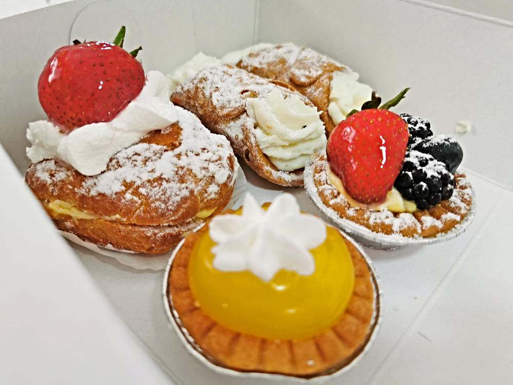 desserts from Fuda Italian Bakery in Barrie