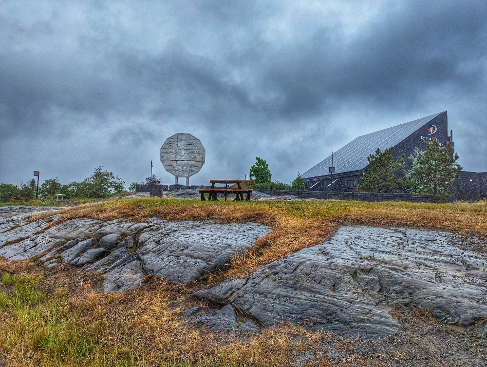 The Big Nickel and Dynamic Earth